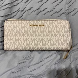 Michael Kors wallet